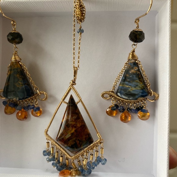 🍀Sale- Stunning Pietersite Necklace and Earrings Set